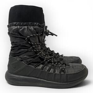 Nike Womens size 8 Roshe 2 High Sneakerboot Puffer Streetwear Quilt Black